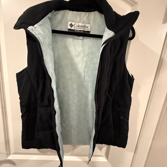 Columbia Women’s Black Insulated Puffer Vest Size L Full Zip Pockets Lightweight - Picture 2 of 8